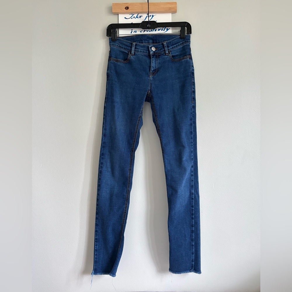 EUC Bogner Women Slim Fit Jeans In Denim Blue Full Length Raw Hem Size 26